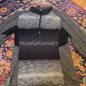 Men’s M, Lululemon, Gray & Black Heathered Quarter-Zip Athletic Pullover